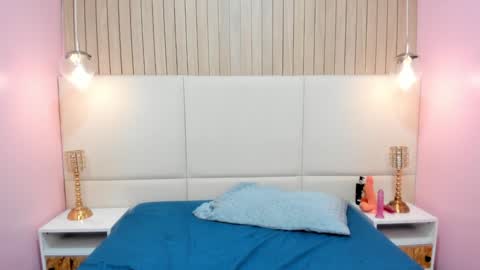 Snapshot of sophiebenson_ chatting on January 18, 5:41 am Sophie online show from January 18, 5:41 am