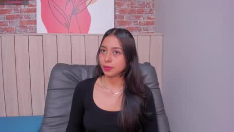 Snapshot of sophiebenson_ chatting on February 13, 12:00 pm Sophie online show from February 13, 12:00 pm