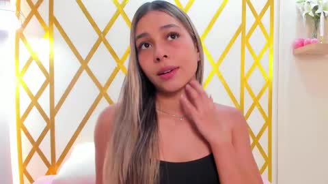 Snapshot of sophiebenson_ chatting on April 17, 1:14 pm Sophie online show from April 17, 1:14 pm