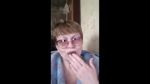 Snapshot of sophieburnsx chatting on April 21, 12:33 pm SophieBurnsX online show from April 21, 12:33 pm