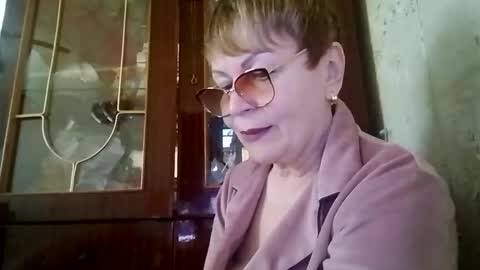 Snapshot of sophieburnsx chatting on May 22, 10:32 am SophieBurnsX online show from May 22, 10:32 am