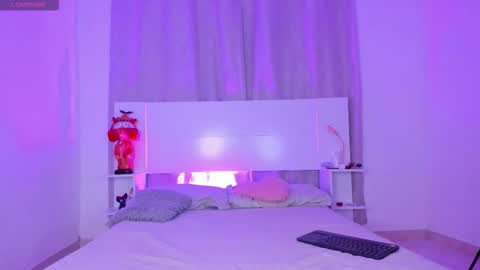 sophiecanbrook1 online show from November 3, 1:51 am