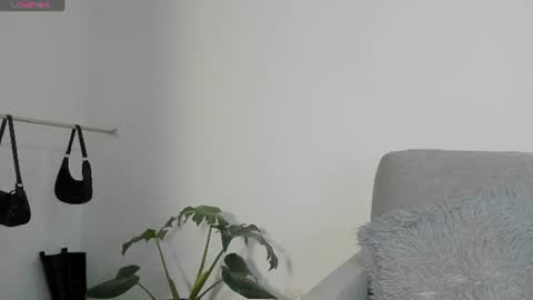 Snapshot of sophiecb chatting on July 7, 11:42 pm sophie online show from July 7, 11:42 pm