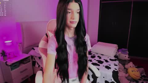 Snapshot of sophiecornett chatting on October 31, 3:13 pm    online show from October 31, 3:13 pm