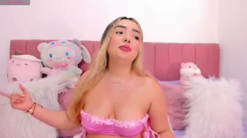 Snapshot of sophiee_rosee chatting on June 12, 4:06 pm sophiee rosee online show from June 12, 4:06 pm