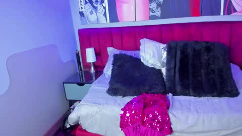 Snapshot of sophiee_s chatting on March 3, 5:50 pm Sophie online show from March 3, 5:50 pm