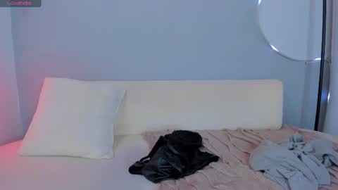 Snapshot of sophiee_s chatting on July 25, 11:13 pm Sophie online show from July 25, 11:13 pm