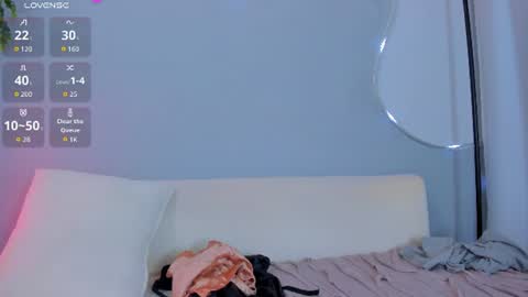 Snapshot of sophiee_s chatting on July 30, 11:04 pm Sophie online show from July 30, 11:04 pm