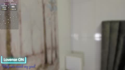 Snapshot of sophiee_smith chatting on January 23, 10:22 am Sophie online show from January 23, 10:22 am