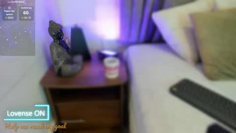 Snapshot of sophiee_smith chatting on February 17, 11:44 am Sophie online show from February 17, 11:44 am