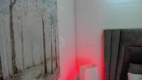 Snapshot of sophiee_smith chatting on February 20, 11:31 am Sophie online show from February 20, 11:31 am