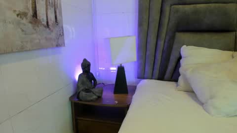 Snapshot of sophiee_smith chatting on February 26, 11:30 am Sophie online show from February 26, 11:30 am