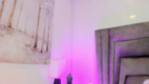 Snapshot of sophiee_smith chatting on September 20, 11:22 am Sophie online show from September 20, 11:22 am