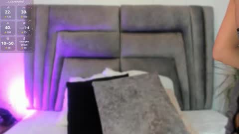 Snapshot of sophiee_smith chatting on November 11, 11:32 am Sophie online show from November 11, 11:32 am