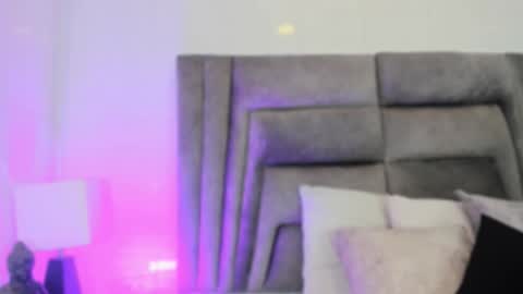 Snapshot of sophiee_smith chatting on November 27, 10:39 am Sophie online show from November 27, 10:39 am