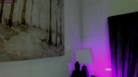 Snapshot of sophiee_smith chatting on December 16, 10:53 am Sophie online show from December 16, 10:53 am