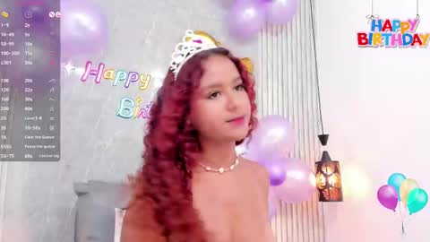 Snapshot of sophiee_velvet chatting on February 17, 4:37 pm online show from February 17, 4:37 pm