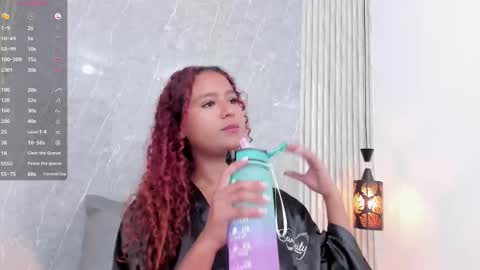 Snapshot of sophiee_velvet chatting on February 21, 5:53 pm online show from February 21, 5:53 pm