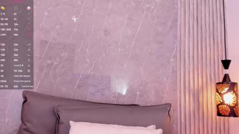 Snapshot of sophiee_velvet chatting on February 25, 5:47 pm online show from February 25, 5:47 pm