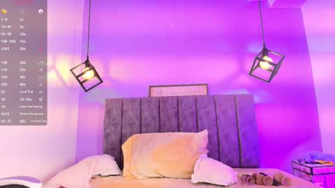 Snapshot of sophiee_velvet chatting on September 18, 3:03 pm online show from September 18, 3:03 pm