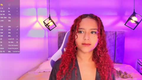 Snapshot of sophiee_velvet chatting on September 19, 12:39 pm online show from September 19, 12:39 pm