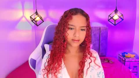 Snapshot of sophiee_velvet chatting on September 27, 2:44 pm online show from September 27, 2:44 pm