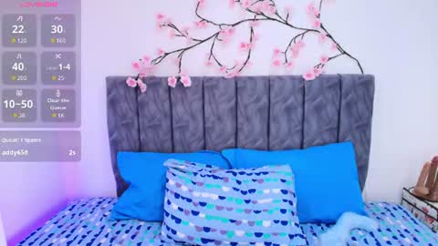 Snapshot of sophiee_velvet chatting on June 11, 5:44 pm online show from June 11, 5:44 pm