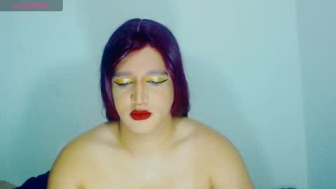 Snapshot of sophiehillsxo chatting on May 9, 2:39 am sophiehillsxo online show from May 9, 2:39 am