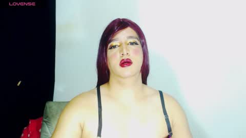 Snapshot of sophiehillsxo chatting on June 13, 5:55 pm sophiehillsxo online show from June 13, 5:55 pm