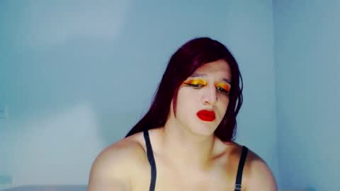 Snapshot of sophiehillsxo chatting on July 23, 5:27 am sophiehillsxo online show from July 23, 5:27 am