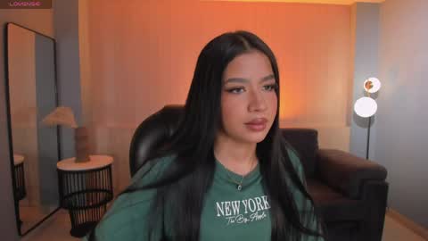 Snapshot of sophiehouston_ chatting on June 2, 2:24 am Sophie Houston online show from June 2, 2:24 am