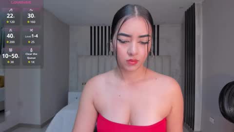 Snapshot of sophielanne chatting on November 30, 11:31 pm Sophie online show from November 30, 11:31 pm