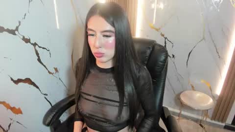 Snapshot of sophielotuss chatting on August 10, 6:06 am sophielotuss online show from August 10, 6:06 am