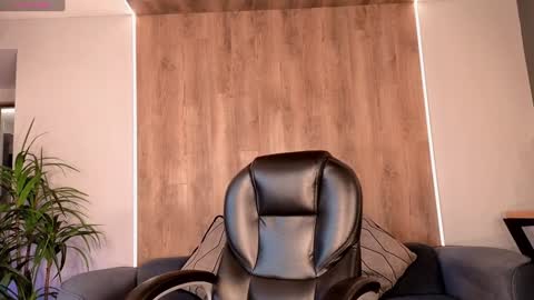 Sophie  Palmer online show from January 27, 3:50 pm