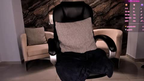 Sophie  Palmer online show from February 20, 2:57 pm