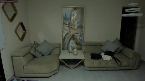 Sophie  Palmer online show from October 6, 10:23 am