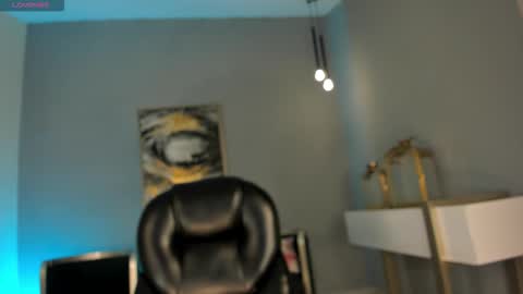 Sophie  Palmer online show from December 20, 11:50 am