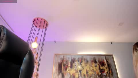 Sophie  Palmer online show from February 27, 10:59 am