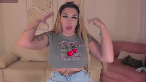 Snapshot of sophiepalmerx chatting on July 21, 8:00 pm Sophie Palmer online show from July 21, 8:00 pm