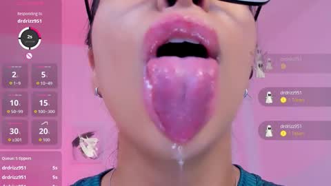 sophierooy online show from November 19, 4:07 pm