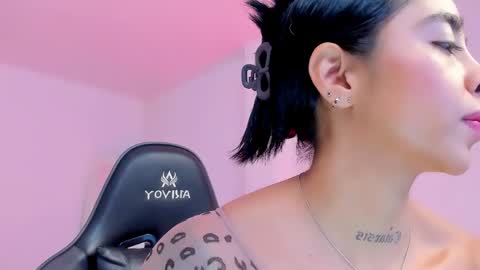 sophierooy online show from April 27, 3:10 pm