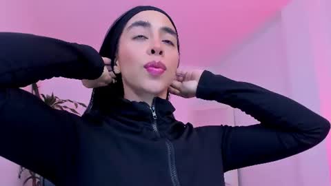 sophierooy online show from July 18, 3:11 am
