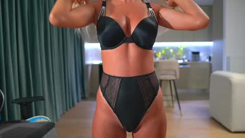 Snapshot of sophiesticate chatting on September 29, 4:56 pm online show from September 29, 4:56 pm