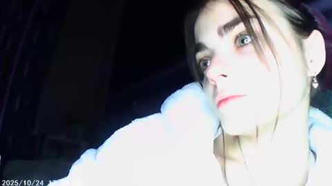 Snapshot of sophiesuvi chatting on October 23, 7:12 pm Sophie and my bestie Mandy online show from October 23, 7:12 pm