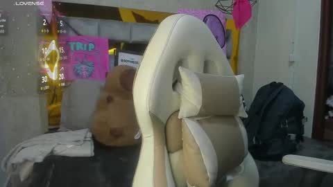 Snapshot of sophievv chatting on November 23, 8:08 pm Sophie online show from November 23, 8:08 pm