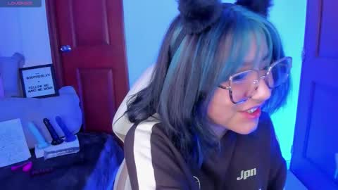   Sophie  online show from February 9, 6:23 pm