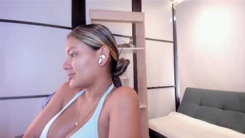 Snapshot of sophiewatson_ chatting on July 21, 3:36 pm sophiewatson_ online show from July 21, 3:36 pm