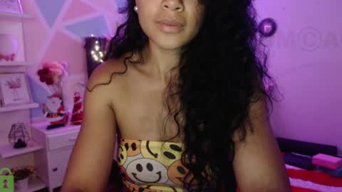 Snapshot of sophiia_dreams chatting on December 2, 11:18 pm Sophia this is not my real name online show from December 2, 11:18 pm
