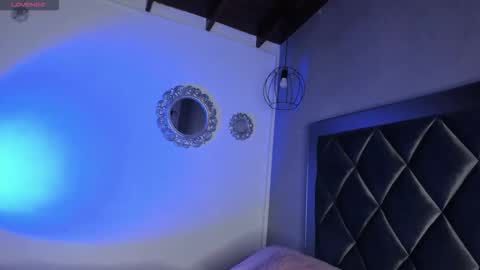 sophi online show from November 29, 7:00 am