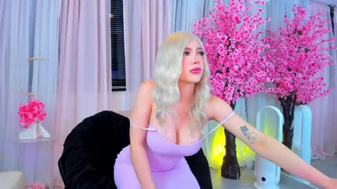 YULITZA online show from April 1, 10:49 am